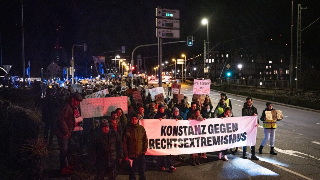 In Konstanz demonstrierten über 30000 Menschen für eine starke Demokratie und gegen Rechtsextremismus